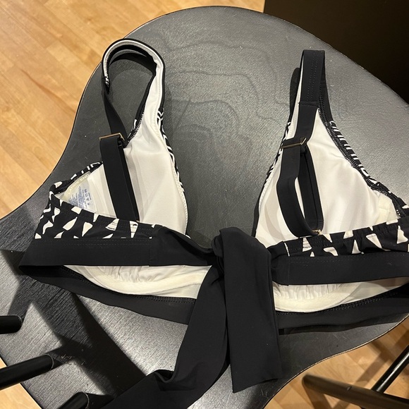 Black and white high-waisted bikini - Picture 4 of 6